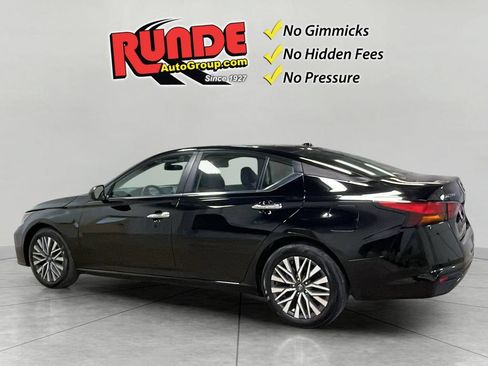 Used 2024 Nissan Altima 2.5 SV FWD image 7