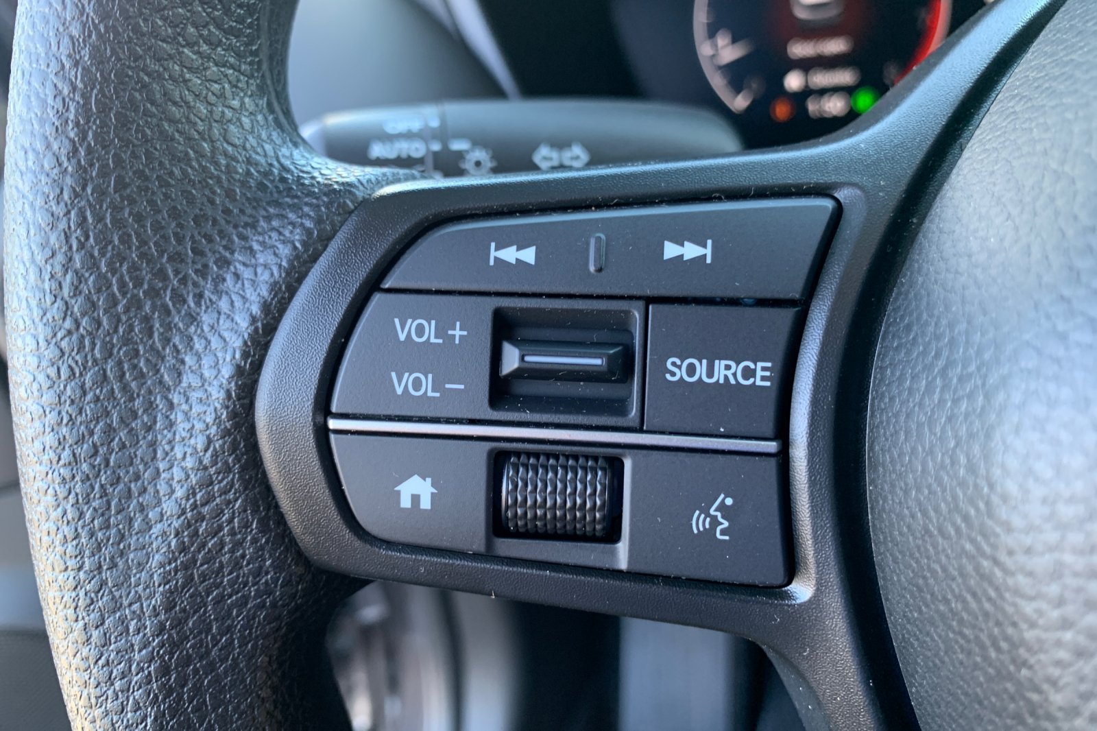 Certified 2025 Honda HR-V LX image 29