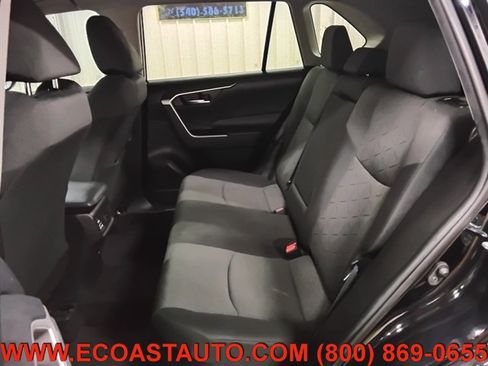 Used 2021 Toyota RAV4 XLE w/ Convenience Package AWD/4WD image 13