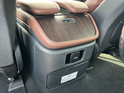 New 2025 Lincoln Navigator Reserve image 27