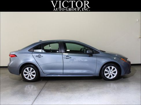 Used 2020 Toyota Corolla LE FWD image 8