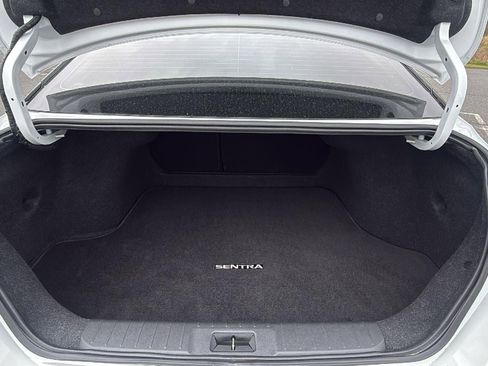 Used 2025 Nissan Sentra SR FWD image 20