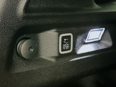 Used 2023 Jeep Grand Cherokee L Laredo AWD/4WD image 32