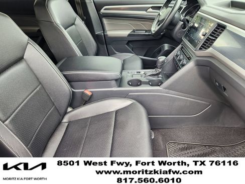 Used 2021 Volkswagen Atlas Cross Sport SE w/ Panoramic Sunroof Package FWD image 13