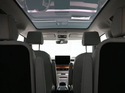 New 2025 Volkswagen ID. Buzz 1st Edition image 15