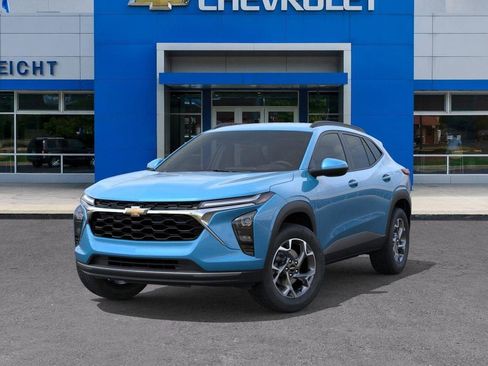 New 2026 Chevrolet Trax LT w/ Driver Confidence Package FWD image 6