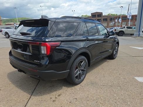 New 2026 Ford Explorer ST-Line w/ ST-Line Street Pack AWD/4WD image 7