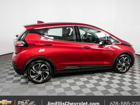 Used 2023 Chevrolet Bolt LT w/ Infotainment Package FWD image 2