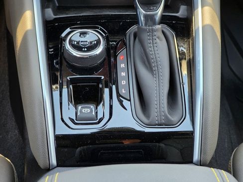 New 2026 Chevrolet Colorado ZR2 w/ Technology Package AWD/4WD image 30