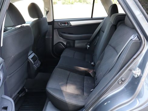 Used 2018 Subaru Outback 2.5i Premium AWD/4WD image 18