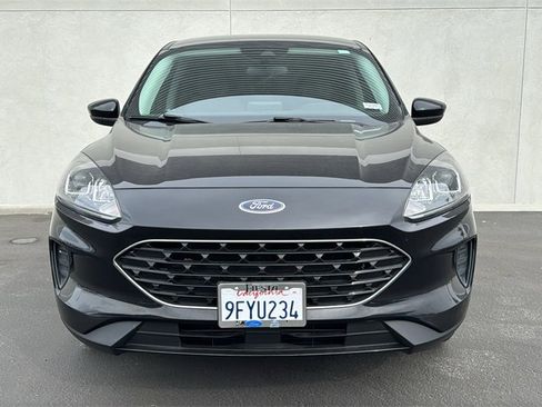 Certified 2022 Ford Escape SE w/ SE Sport Appearance Package image 2