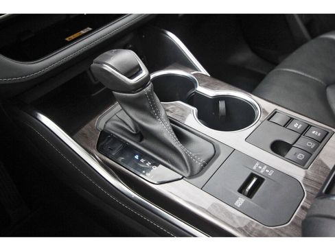 Used 2023 Toyota Highlander Limited image 27