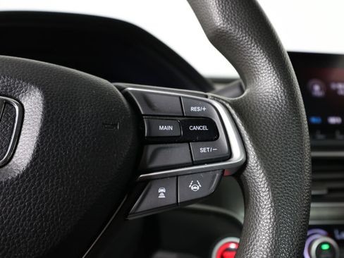 Used 2018 Honda Accord LX image 33