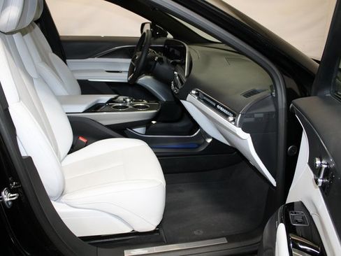 Certified 2024 Cadillac Lyriq Sport image 14