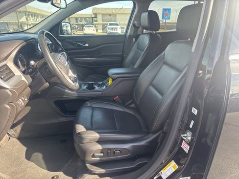 Used 2023 GMC Acadia SLT image 18