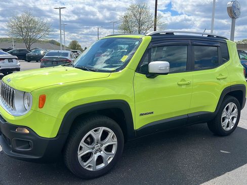 Used 2017 Jeep Renegade Limited AWD/4WD image 12