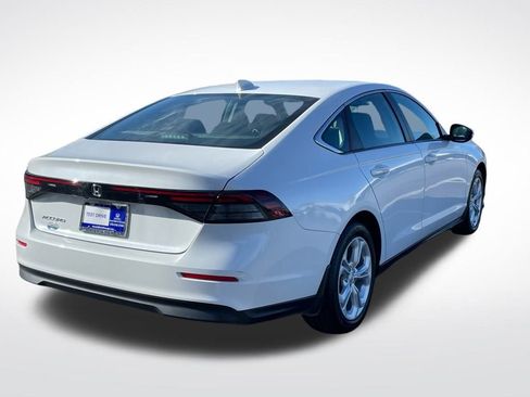 Certified 2025 Honda Accord LX image 6