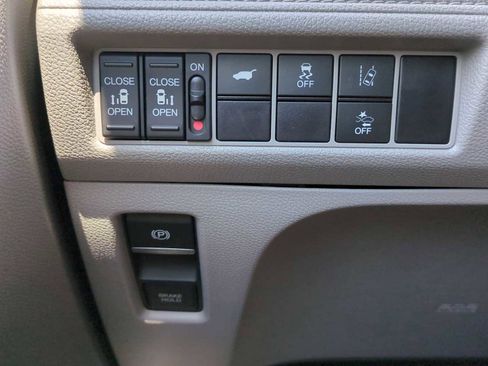 Used 2019 Honda Odyssey EX-L image 17