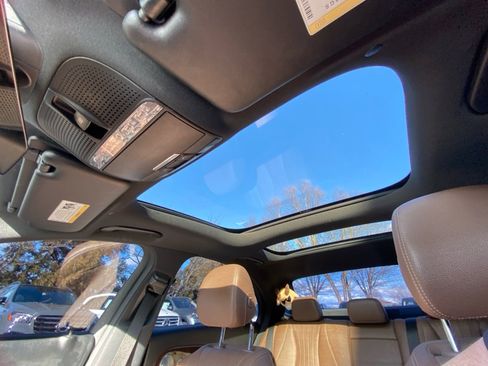 Used 2017 Mercedes-Benz E 300 4MATIC image 21