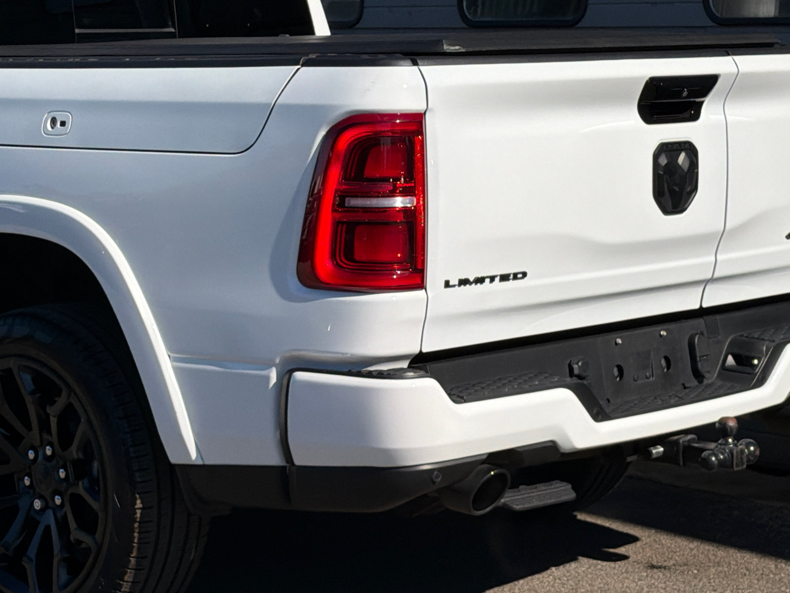 Used 2025 RAM 1500 Limited AWD/4WD image 7
