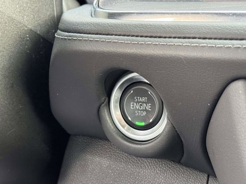 Used 2025 Chevrolet Suburban Z71 AWD/4WD image 6