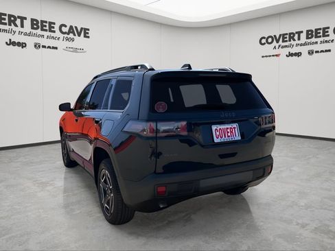 New 2026 Jeep Cherokee Laredo image 7