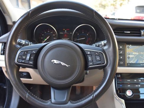 Used 2017 Jaguar XF Premium image 61