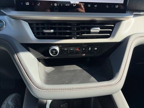 New 2026 Ford Explorer Active image 23