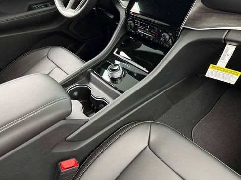 New 2025 Jeep Grand Cherokee Limited image 20