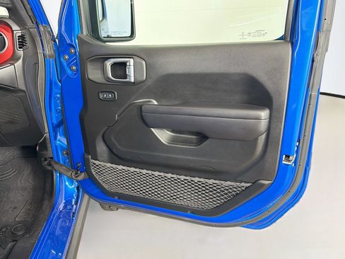 Used 2021 Jeep Wrangler Unlimited Rubicon AWD/4WD image 32