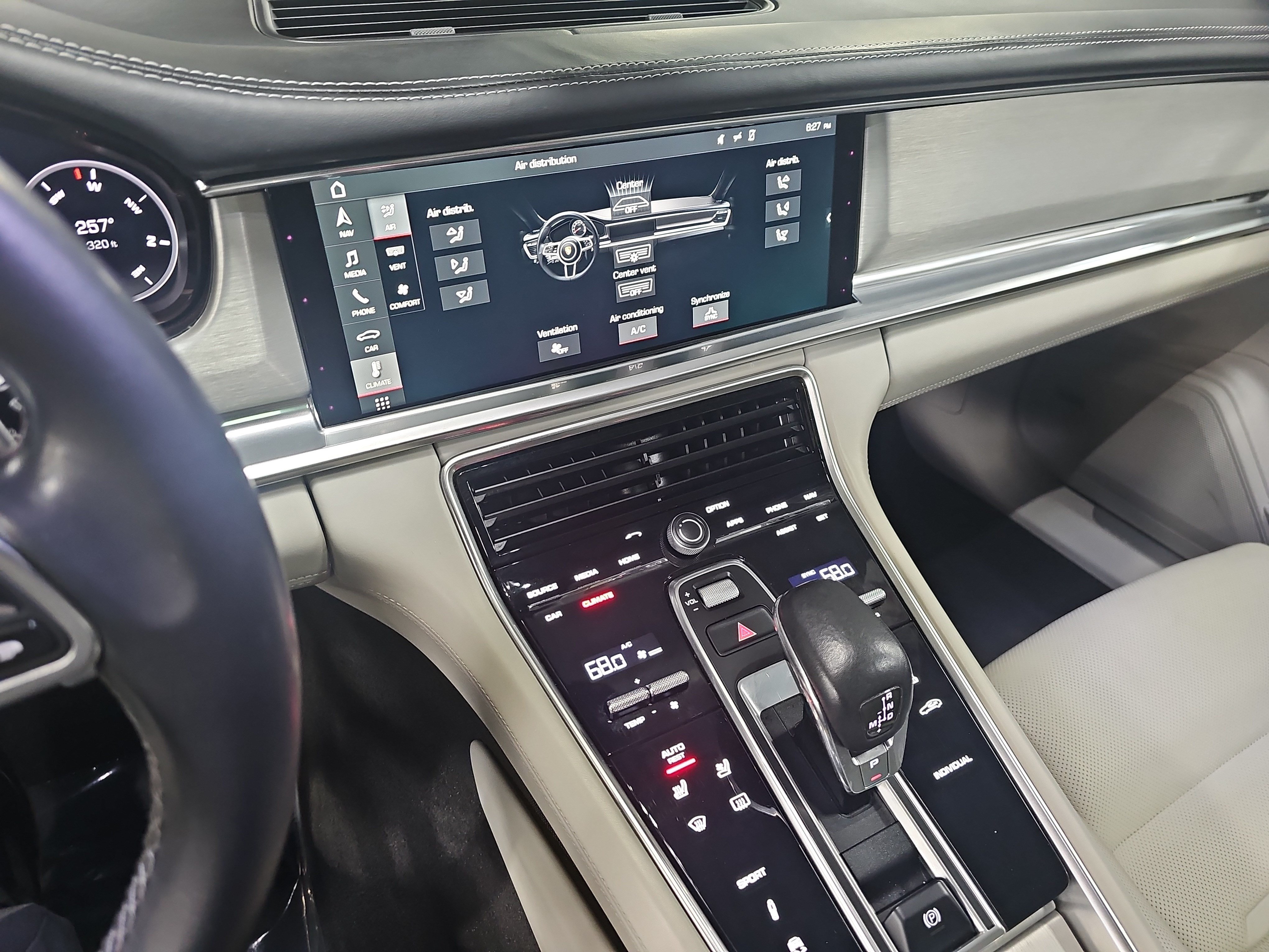 Used 2018 Porsche Panamera 4 AWD/4WD image 20