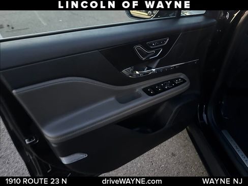 Certified 2023 Lincoln Corsair AWD image 13