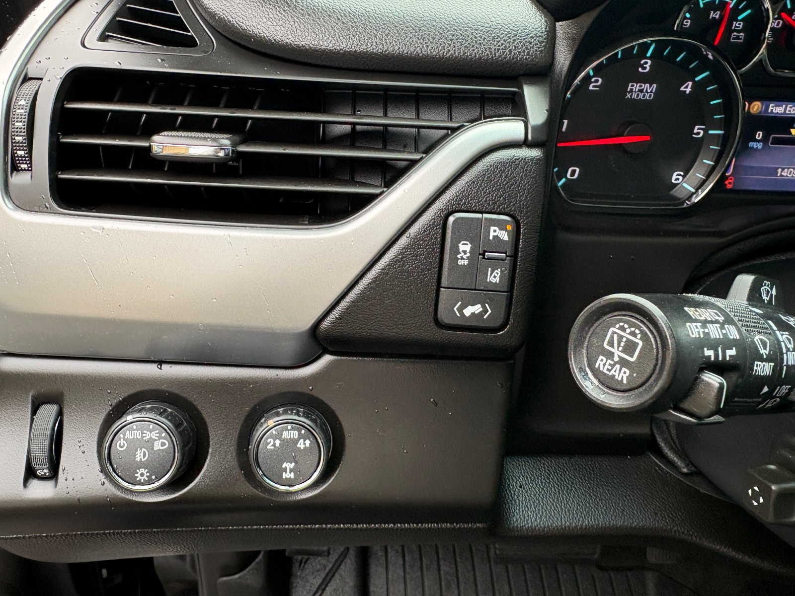 Used 2015 Chevrolet Suburban LTZ AWD/4WD image 43
