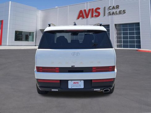 Used 2025 Hyundai Santa Fe SEL FWD image 5