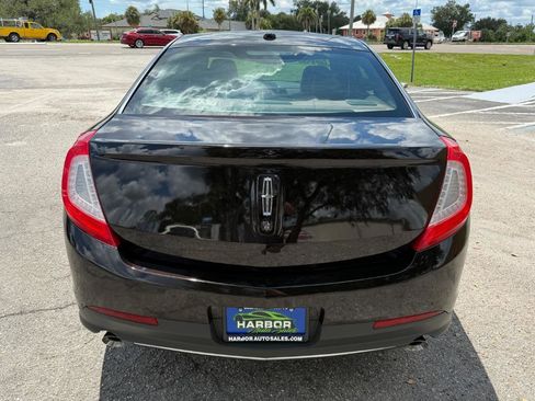 Used 2013 Lincoln MKS image 5