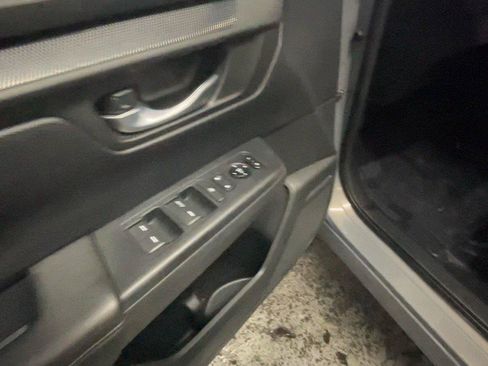 Used 2023 Honda CR-V LX image 32