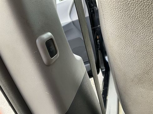 Used 2015 Toyota Sienna XLE w/ XLE Navigation Package image 18