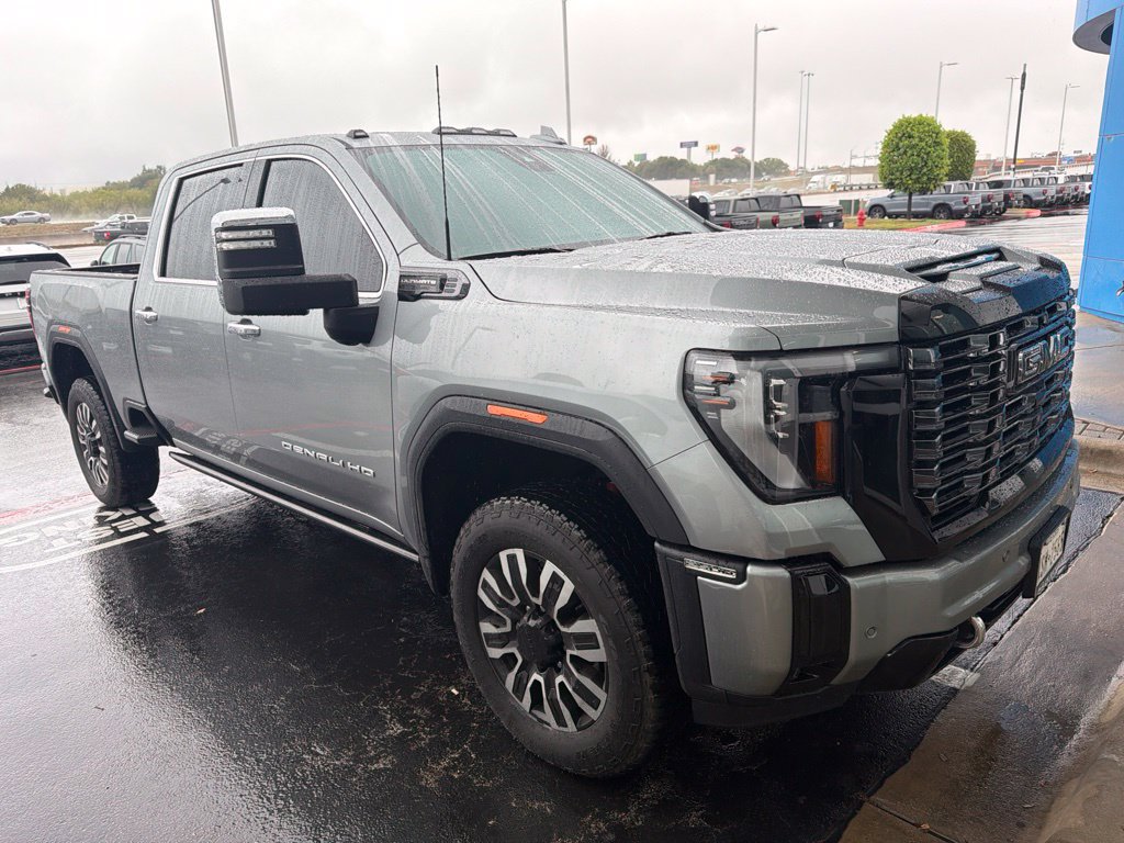 Used 2025 GMC Sierra 2500 Denali Ultimate w/ Max Trailering Package AWD/4WD image 3
