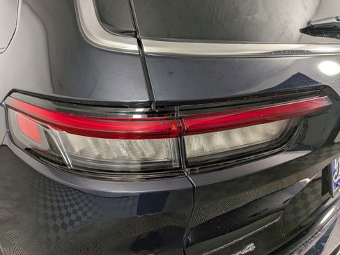 Used 2024 Jeep Grand Cherokee L Limited image 12