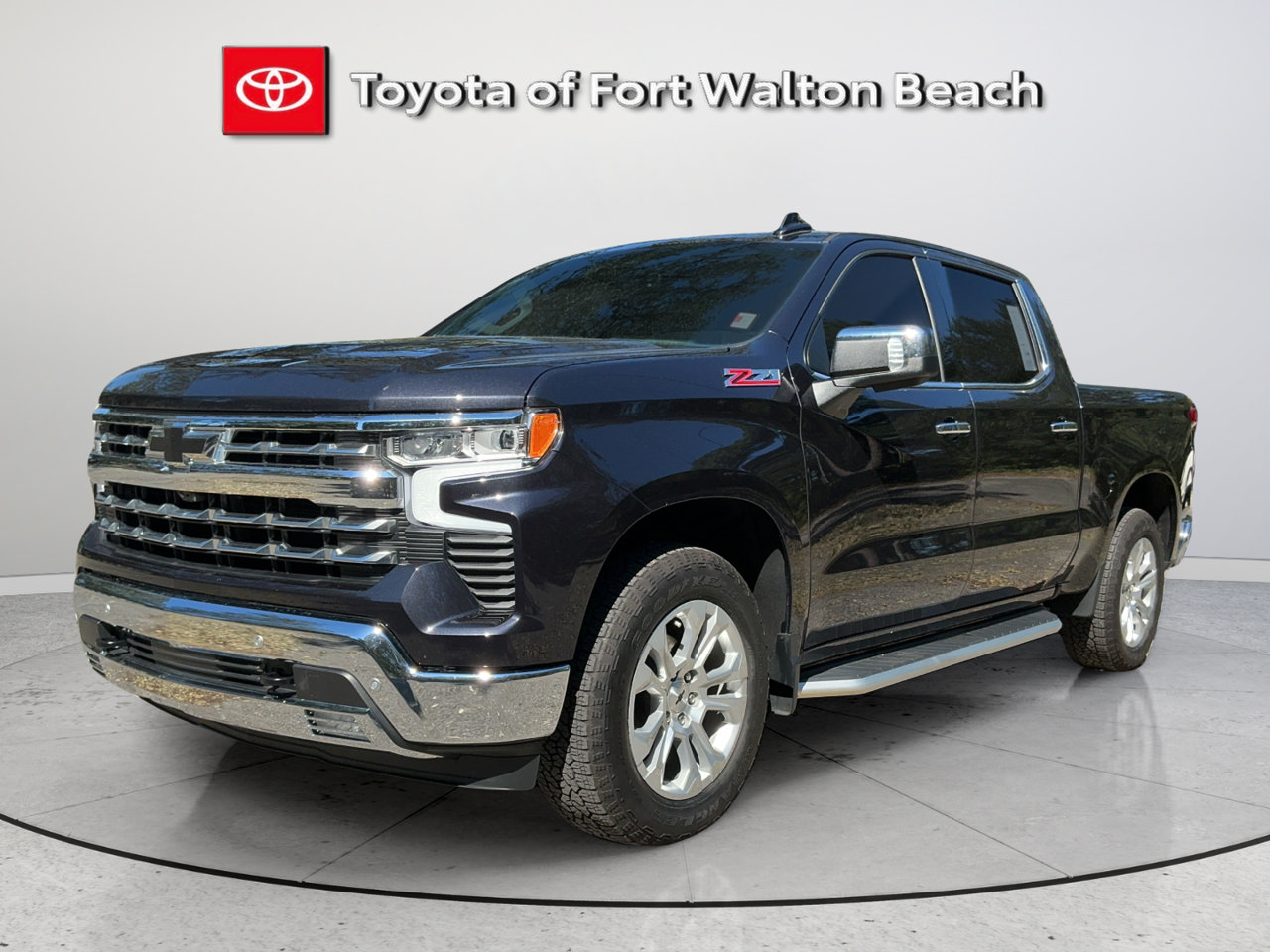 Used 2024 Chevrolet Silverado 1500 LTZ AWD/4WD image 1