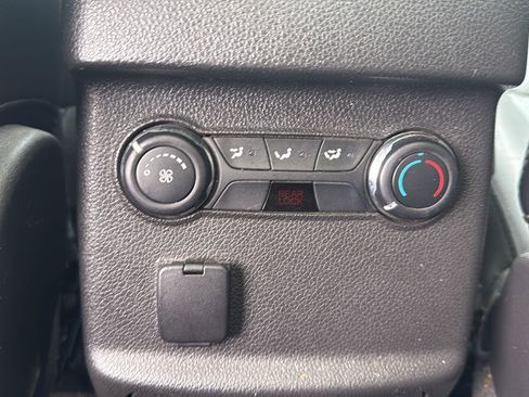 Used 2015 Ford Explorer Sport AWD/4WD image 24