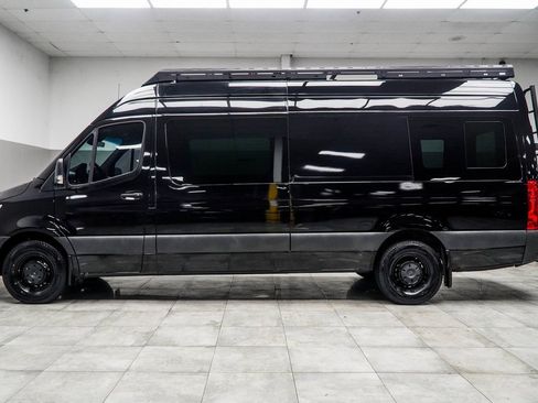 Used 2022 Mercedes-Benz Sprinter 2500 image 9