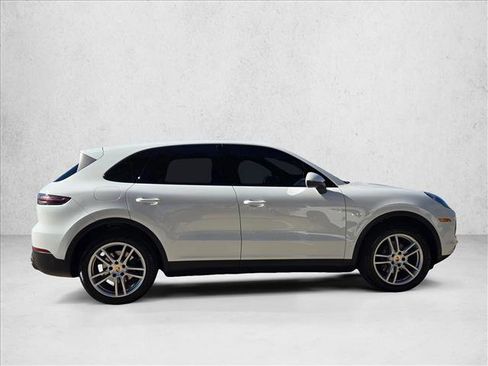 Used 2020 Porsche Cayenne image 4