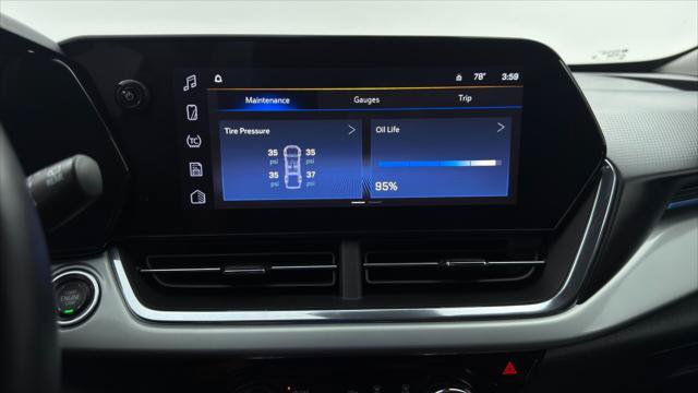 Used 2025 Chevrolet Trax LT w/ LT Convenience Package FWD image 32