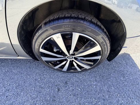 Used 2019 Nissan Altima 2.5 SR AWD/4WD image 34