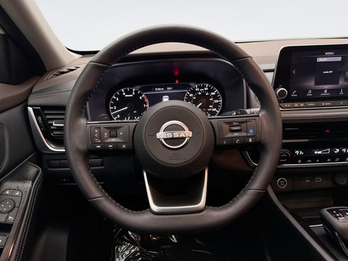 Used 2023 Nissan Rogue SV w/ SV Premium Package image 11