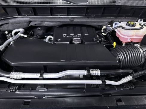 Used 2023 Chevrolet Silverado 1500 LT AWD/4WD image 31