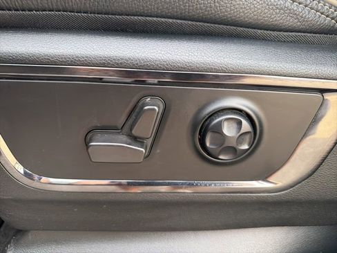 Used 2022 RAM 1500 Limited w/ Body Color Bumper Group image 12