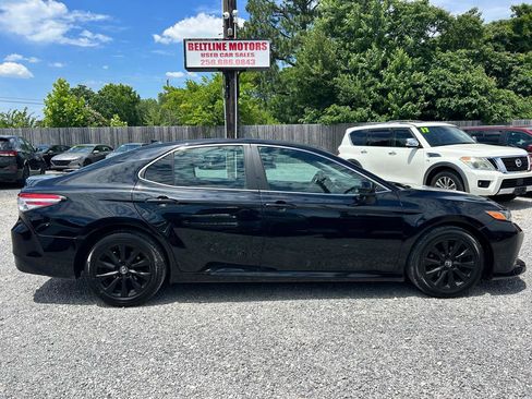 Used 2020 Toyota Camry LE FWD image 3