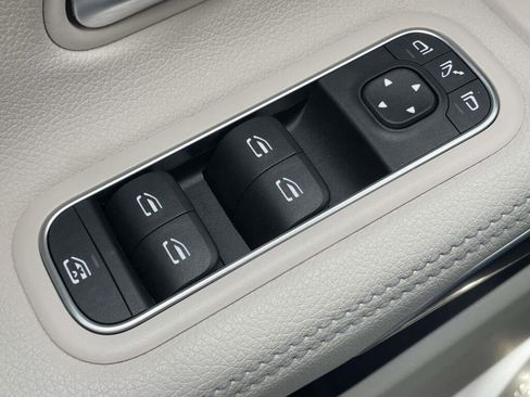 Certified 2023 Mercedes-Benz CLA 250 4MATIC image 33